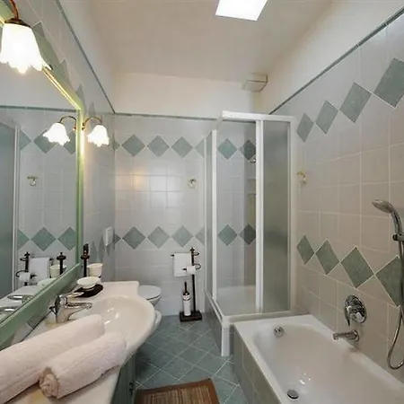 Terrazza Elegante Apartment Carate Urio